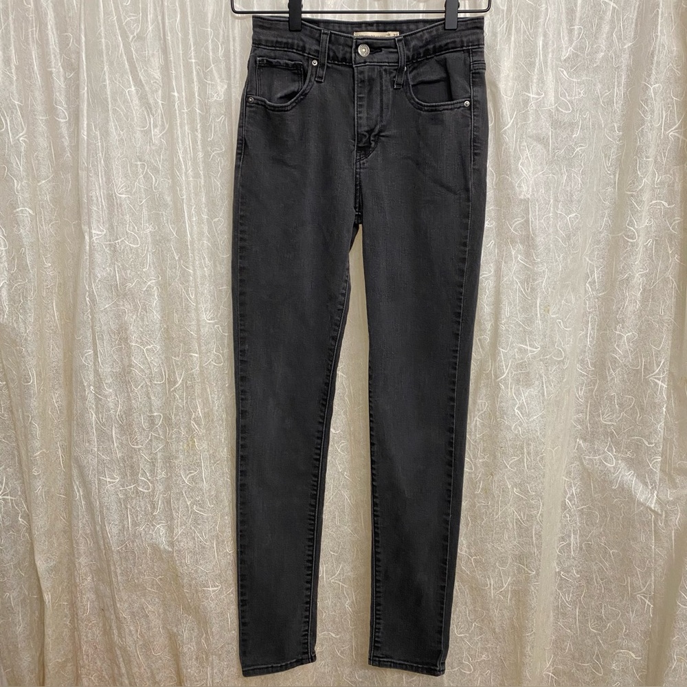 Levi's Women's 721 High-Rise Black Skinny Jeans size 27